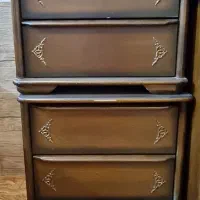 تخت و کنار تختی