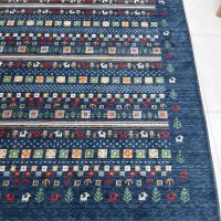 فرش طرح سنتی در حد نو یک عدد ۶متری دو عدد ۱/۵ متری