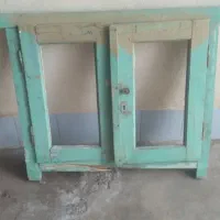 پنجره چوبی قدیمی
