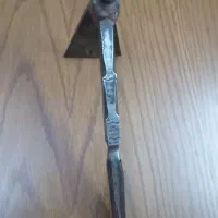 قندشکن|کلکسیون اشیاء عتیقه|ری, شهادت|دیوار