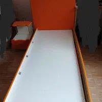 فروش تخت نوجوان به همراه میز تحریر و پاتختی و تشک