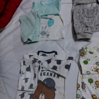 تعدادی لباس نوزادی سایز یک ب بالا|کفش و لباس بچه|کرمان, |دیوار