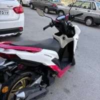 موتور سیکلت کلیک