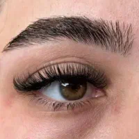 کاشت مژه
