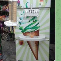 دستگاه بستنی قیفی در حد آک مدل ۱۴۰۴