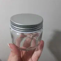 تعدادی ظرف شیشه ای درب کانتینری ، بانکه ، جار