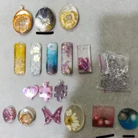 گردنبند های رزینی شب نما