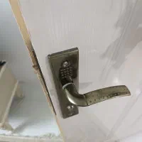 دستگیره و قفل درب