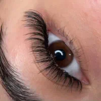 کاشت مژه حرفه ای  تخفیف ویژه