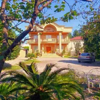 ویلاباغ-فول-مبله-1500-متری-با-دو-طرف-عبور-جدا