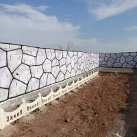 باغچه-155-متری-چهار-دیواری-شده-رنگ-آمیزی