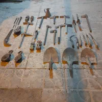 کلنگ های قدیمی  و فولادی