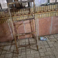 چهار پایه آهنی