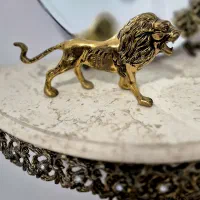 مجسمه برنجی
