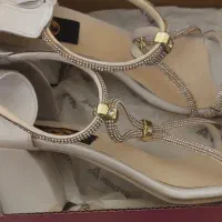 صندل سایز 39 استفاده نشده به دلیل مهاجرت