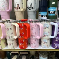 فروشنده خانم ظروف خانه و اشپزخانه