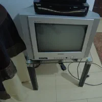 تلویزیون زیره ۱۹اینج اورجینال سامسونگ تقریبا نو|تلویزیون و پروژکتور|نور, |دیوار