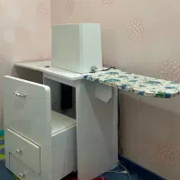میز و صندلی چرخ خیاطی در حد نو