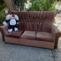 مبل قهوه ای