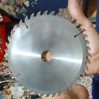 تیغه فارسی بر