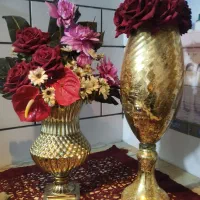 دو عدد گل و گلدان طلایی
