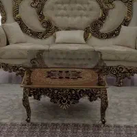 یک عدد میز بزرگ دوعدد عسلی