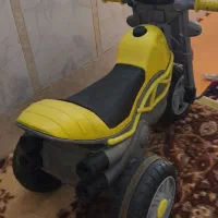 سه چرخه بچگانه کودک سالم