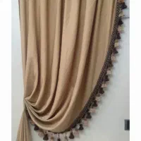 کنار پرده و والن
