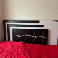 تخت دو نفره به همراه پاتختی و میز ارایش|تخت و سرویس خواب|رشت, جهاد|دیوار