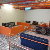 به دو نفر کمک آشپز ماهر یک خانم ویک آقا نیازمندیم