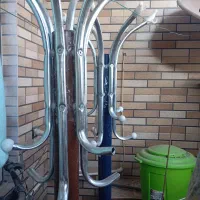 دو عدد چوب لباسی