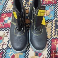 کفش ایمنی سایز۴۳و۴۲نونو