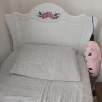 تخت و میز اینه دراور و میز تحریر اپادانا