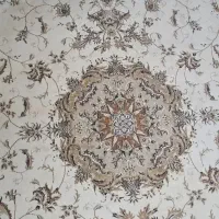 فرش ۵۰۰شانه ۱۲متری طرح زمینه کرم