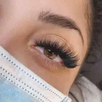 خدمات کاشت مژه