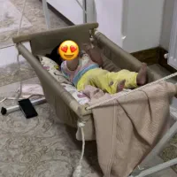 گهواره کاملا سالم و تمیز همراه با تشک ۱/۵۰۰ سار|اسباب و اثاث بچه|ساری, |دیوار