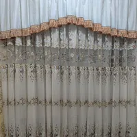 یک جفت پرده حریر طرح دار