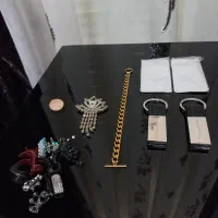 دسته کلیدپاسویچی/آینه گرددستبند/گل سینه/سنگ انگشتر|بدلیجات|شیراز, لاله|دیوار