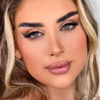 ارائه خدمات میکاپ شنیون همراه/vip/عروس