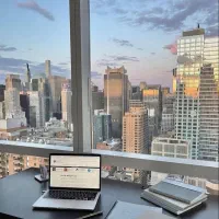 نیازمند فروشنده ی غیرحضوری