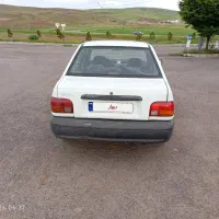 یک دستگاه پرایدسفیدمدل 80