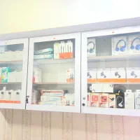 ویترین مغازه موبایل