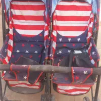 یک عدد کالسکه و دوعدد روروک