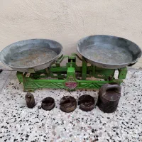 ترازو کفه ای ۲۰ کیلویی با چند کیلو سنگ|کلکسیون اشیاء عتیقه|مشهد, ادیب نیشابوری (شهرک غرب)|دیوار