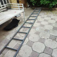 نردبان فلزی