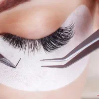 خدمات کاشت مژه و ناخن و ریموو