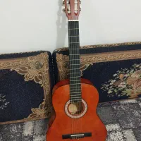 گیتار ساخت ترکیه در حد آک با لوازم