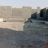 چهاردیواری-نیمه-کاره-اب-و-برق-نگهبانی