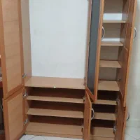 پادری چوبی و میز آکواریوم