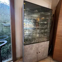 ویترین ام دی اف با طبقات شیشه ای